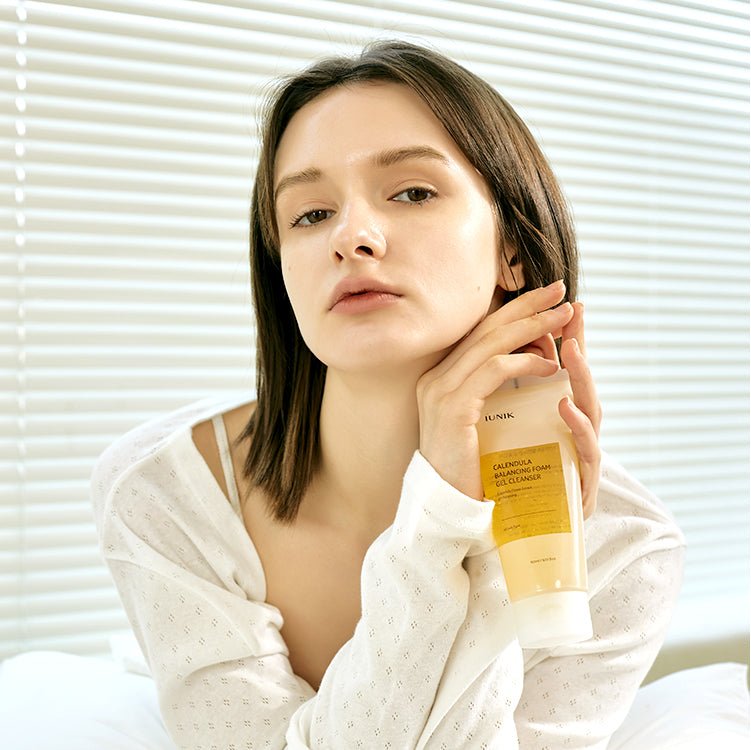 Iunik : Calendula Balancing Foam Gel Cleanser
