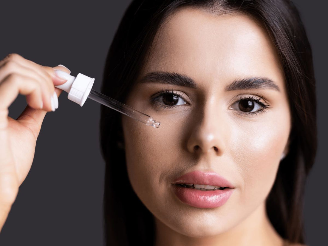 Peut-on Mélanger Niacinamide et AHA ? Le Guide Expert de la K-Beauty 2025